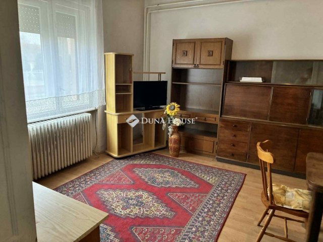 Eladó családi ház, Szentlőrincen 45 M Ft, 3 szobás