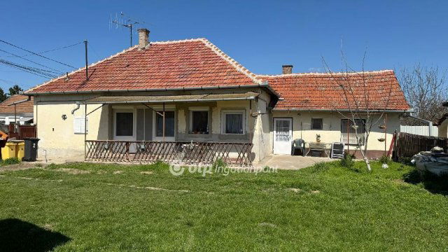 Eladó családi ház, Sarkadon 15.9 M Ft, 2 szobás