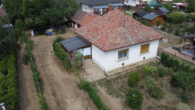 Eladó családi ház, Pécelen 67.9 M Ft, 2 szobás