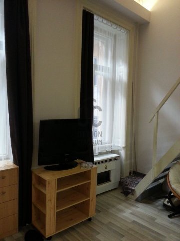 Eladó téglalakás, Budapesten, VI. kerületben, Izabella utcában