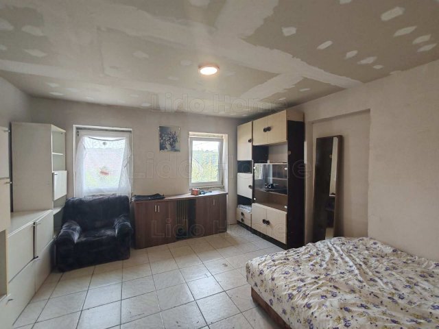 Eladó családi ház, Somogyváron 35 M Ft, 6 szobás