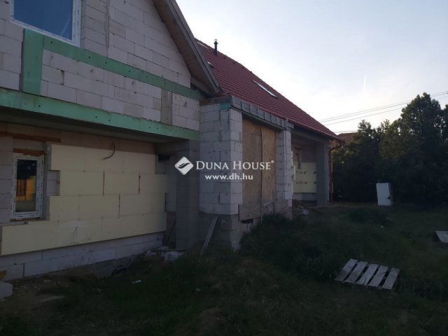 Eladó sorház, Veresegyházon 250 M Ft, 1 szobás