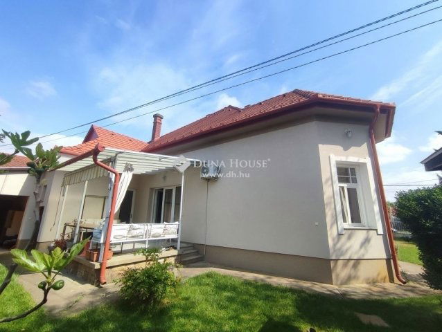 Eladó családi ház, Kecskeméten 220 M Ft, 5 szobás