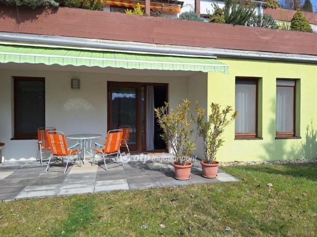 Eladó téglalakás, Balatonalmádiban 117.9 M Ft, 2+1 szobás