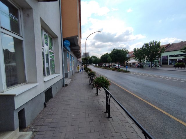 Kiadó ipari ingatlan, Hatvanban 180 E Ft / hó