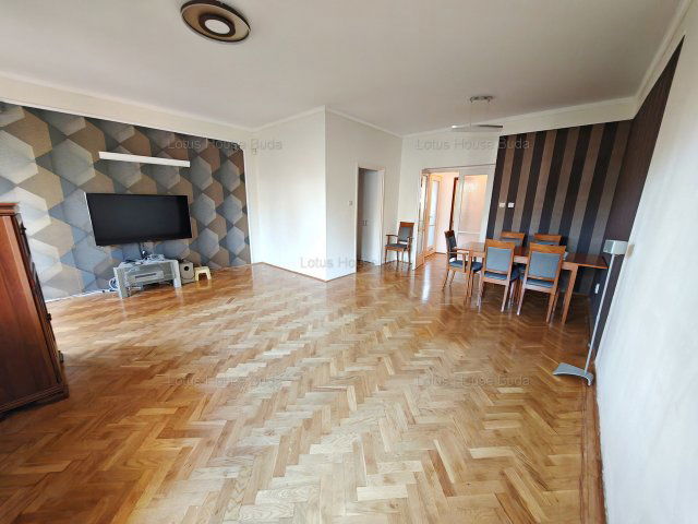 Eladó téglalakás, Budapesten, II. kerületben 0.4 M Ft, 3 szobás