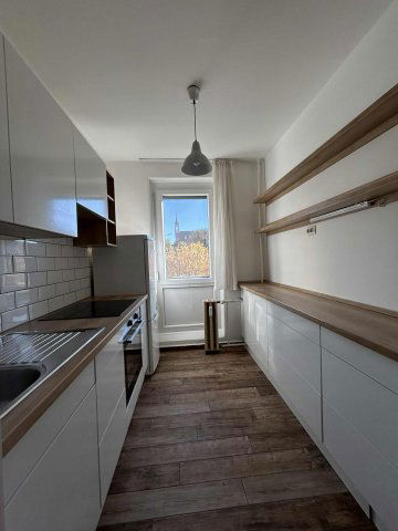 Eladó panellakás, Pécsett 39.95 M Ft, 1+1 szobás