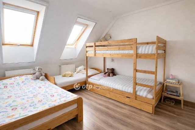 Eladó téglalakás, Egerben 81.9 M Ft, 3+1 szobás