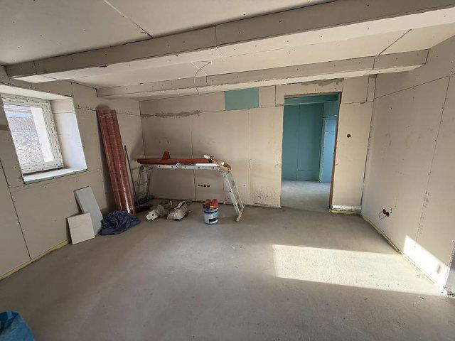 Eladó családi ház, Budakalászon 56.9 M Ft, 2 szobás