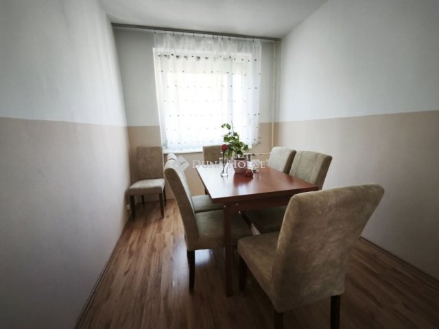 Eladó panellakás, Szombathelyen 49.9 M Ft, 4 szobás