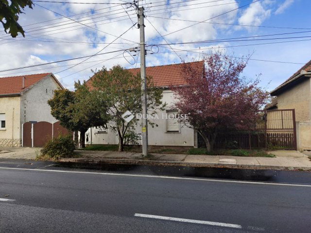 Eladó családi ház, Dombóváron 16.5 M Ft, 3 szobás