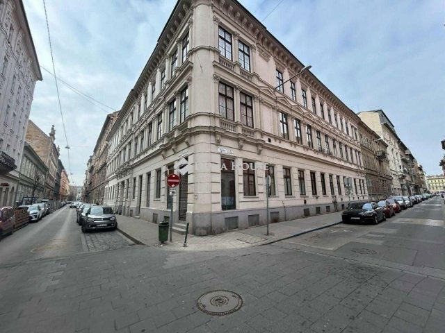 Eladó téglalakás, Budapesten, VIII. kerületben 72.5 M Ft
