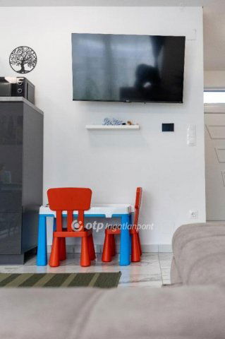 Eladó ikerház, Balatonvilágoson 240 M Ft, 5+1 szobás