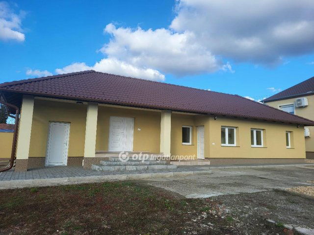 Eladó családi ház, Boldogon 145.8 M Ft, 4+1 szobás