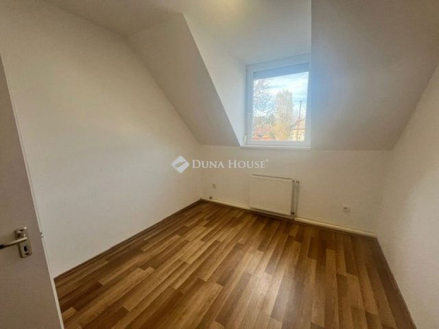 Kiadó családi ház, albérlet, Kecskeméten 400 E Ft / hó
