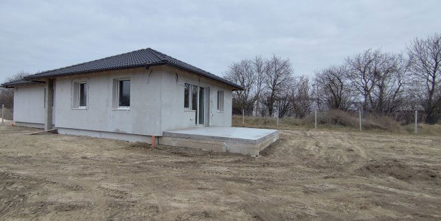 Eladó családi ház, Szigetcsépen 79.9 M Ft, 5 szobás