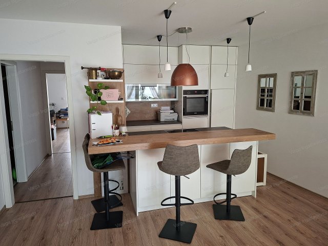 Kiadó téglalakás, albérlet, Sopronban 240 E Ft / hó, 3 szobás