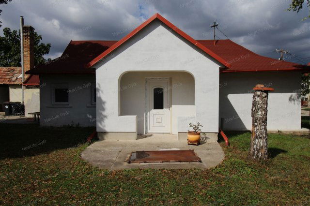 Eladó családi ház, Győrságon 37.5 M Ft, 3 szobás