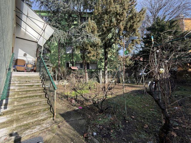 Eladó családi ház, Pécsett 79.9 M Ft, 4 szobás