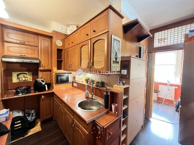 Eladó panellakás, Ajkán 31.5 M Ft, 2 szobás