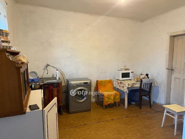 Eladó családi ház, Nagyúton 6.5 M Ft, 1 szobás
