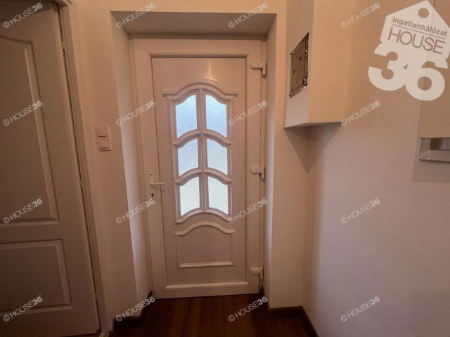 Eladó téglalakás, Izsákon 17.2 M Ft, 3 szobás