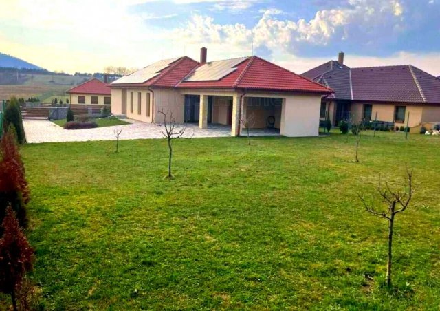 Eladó családi ház, Márkón 144 M Ft, 4 szobás