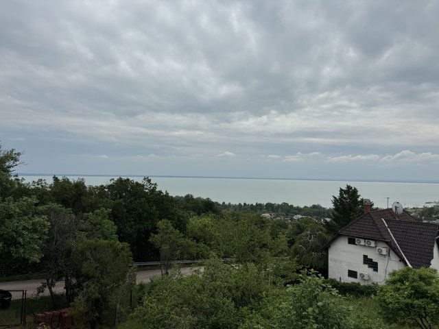 Eladó nyaraló, Balatonalmádiban, Batthyány utcában 109 M Ft