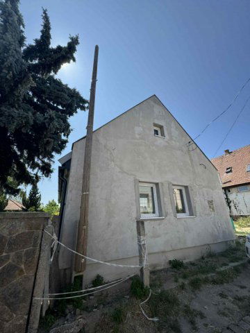 Eladó családi ház, Pilisvörösváron 119.9 M Ft, 3 szobás