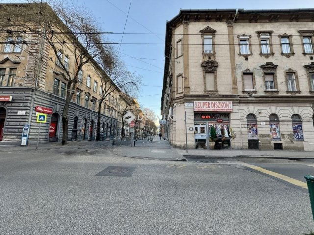 Eladó téglalakás, Budapesten, VII. kerületben 54.9 M Ft