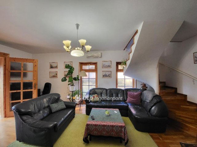 Eladó családi ház, Zamárdiban 185 M Ft, 4+1 szobás