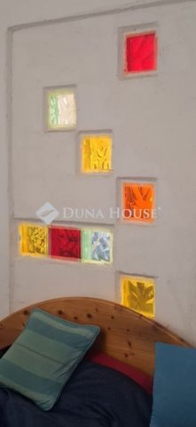 Eladó családi ház, Pécsett 115 M Ft, 4+1 szobás