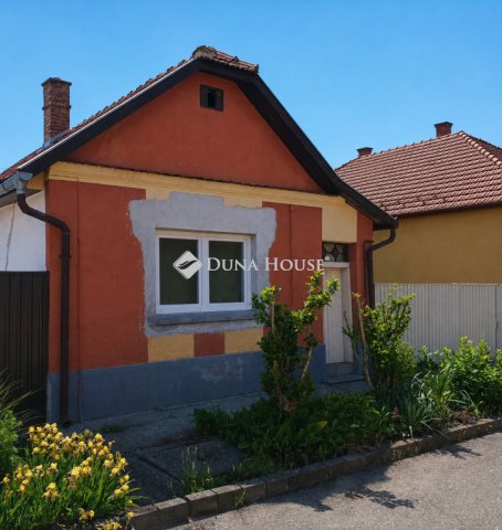 Eladó családi ház, Jászberényben 35 M Ft, 3 szobás