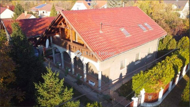 Eladó családi ház, Szegeden 149 M Ft, 7 szobás
