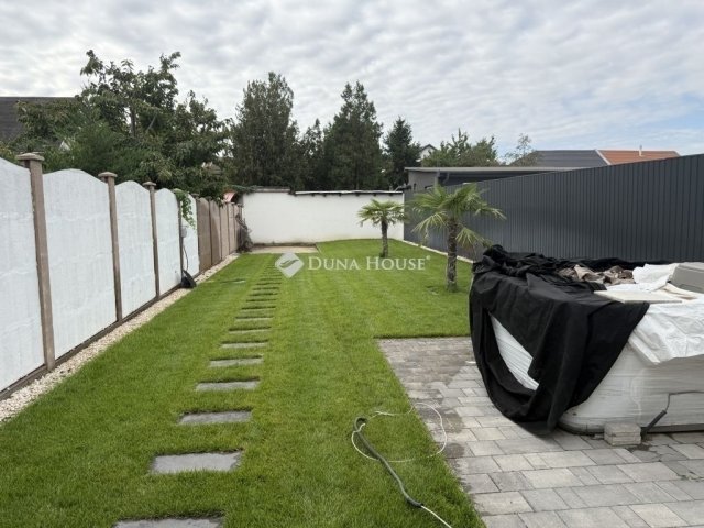 Eladó családi ház, Budapesten, XV. kerületben 168 M Ft, 4 szobás