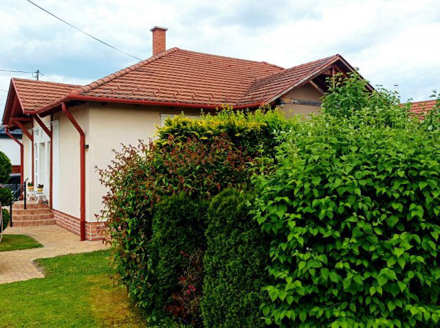 Eladó családi ház, Debrecenben 126.9 M Ft, 4 szobás