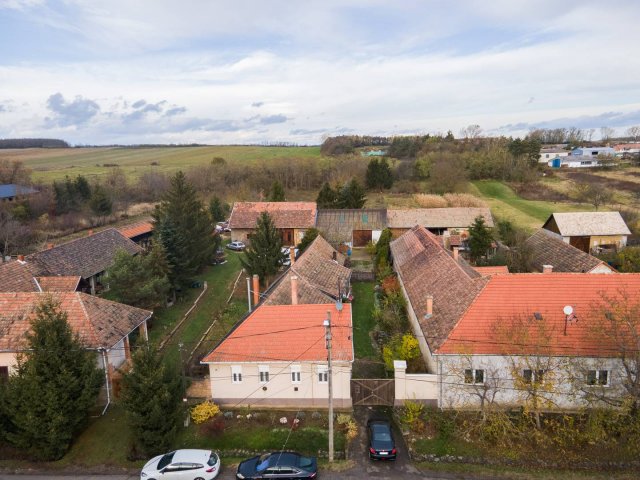 Eladó családi ház, Nagyorosziban 37.9 M Ft, 6 szobás
