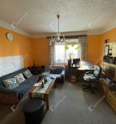 Eladó családi ház, Balatonszabadiban 64.9 M Ft, 4 szobás