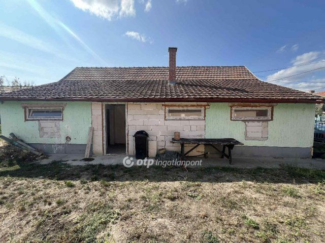 Eladó családi ház, Tápiószelén 14.9 M Ft, 2 szobás