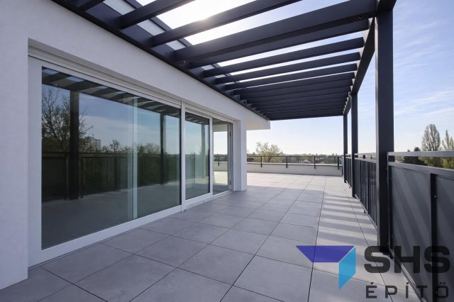 Eladó téglalakás, Székesfehérvárott, Zrínyi utcában 169 M Ft