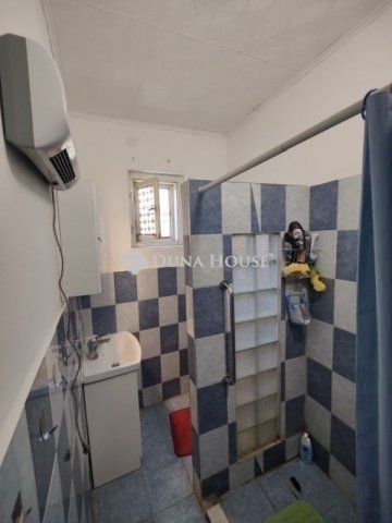 Eladó családi ház, Úrin 49 M Ft, 3 szobás