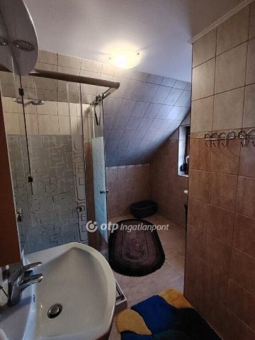 Eladó családi ház, Hosszúhetényen 115 M Ft, 5 szobás
