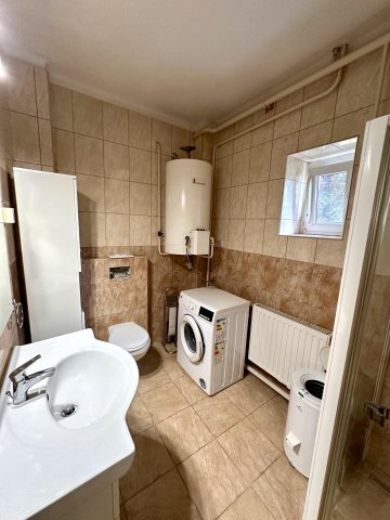 Eladó családi ház, Veszprémben 90 M Ft, 4+2 szobás
