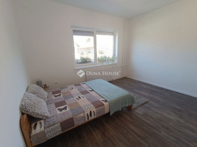 Eladó családi ház, Kecskeméten 100 M Ft, 5 szobás