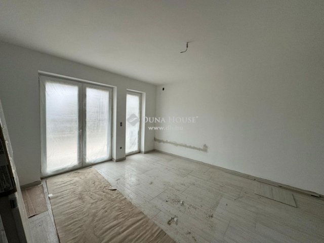 Eladó téglalakás, Ráckevén 97.5 M Ft, 5 szobás