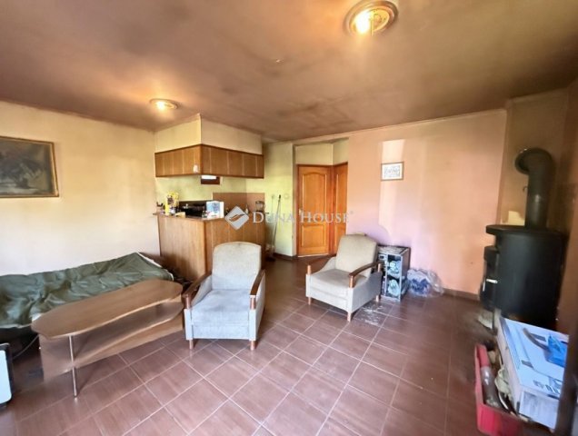 Eladó nyaraló, Dunaharasztin 57 M Ft, 2 szobás