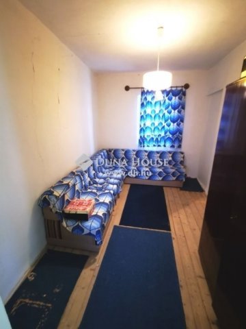 Eladó családi ház, Esztergomban 45 M Ft, 4 szobás