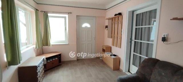 Eladó családi ház, Jászjákóhalmán 16.3 M Ft, 2 szobás