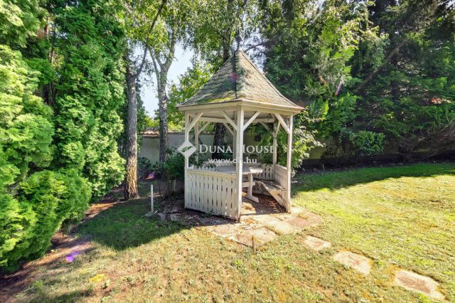 Eladó családi ház, Budapesten, II. kerületben 271.212 M Ft