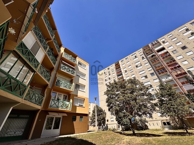 Eladó panellakás, Győrött 62.9 M Ft, 3 szobás